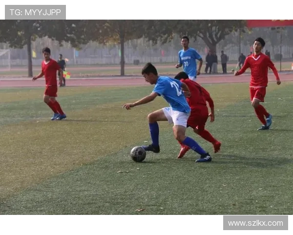 常德足球队奋勇拼搏展现实力 力争在国内赛场创造佳绩