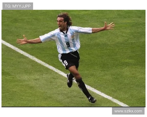 加克波的崛起与未来展望：从天赋少年到足球巨星的奋斗历程